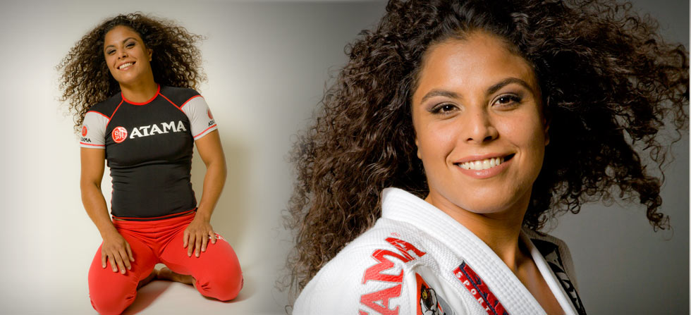 Pro Debut] - Hannette Staack (43-year-old jiu-jitsu legend) vs. Lorrany  Pinheiro - FINISH - (Shooto Brasil 111) - (2022.10.28) : r/WMMA